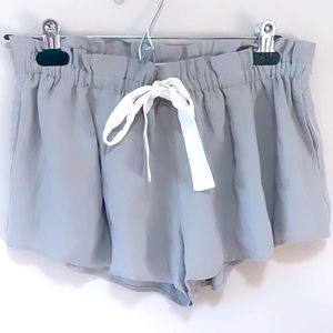 Aritzia Wilfred grey shorts